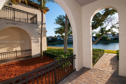 Снять в аренду таунхаус в Купер-Сити, Флорида 2 спальни, 116.5м2, № 2025975 - фото 8