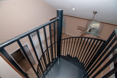 Снять в аренду таунхаус в Купер-Сити, Флорида 2 спальни, 116.5м2, № 2025975 - фото 25