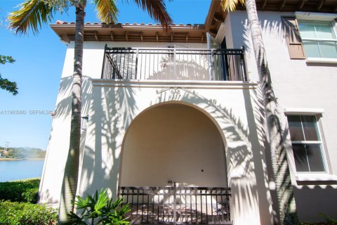 Снять в аренду таунхаус в Купер-Сити, Флорида 2 спальни, 116.5м2, № 2025975 - фото 30