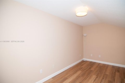 Снять в аренду таунхаус в Купер-Сити, Флорида 2 спальни, 116.5м2, № 2025975 - фото 29