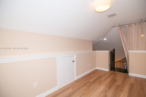 Снять в аренду таунхаус в Купер-Сити, Флорида 2 спальни, 116.5м2, № 2025975 - фото 28