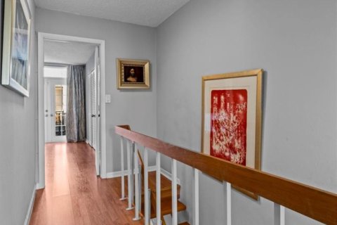 Condo in Wilton Manors, Florida, 2 bedrooms № 2083072 - photo 17