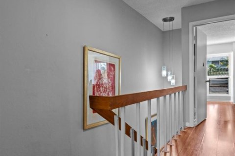 Condo in Wilton Manors, Florida, 2 bedrooms № 2083072 - photo 16