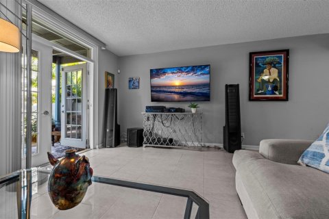Condo in Wilton Manors, Florida, 2 bedrooms № 2083072 - photo 6