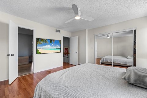 Condo in Wilton Manors, Florida, 2 bedrooms № 2083072 - photo 18