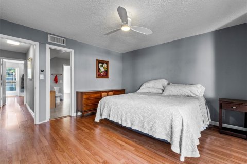Condo in Wilton Manors, Florida, 2 bedrooms № 2083072 - photo 25