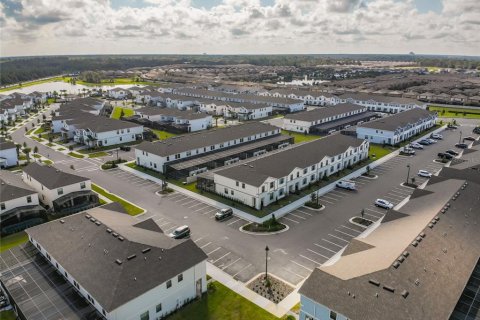 Townhouse in Kissimmee, Florida 5 bedrooms, 210.24 sq.m. № 1143356 - photo 3
