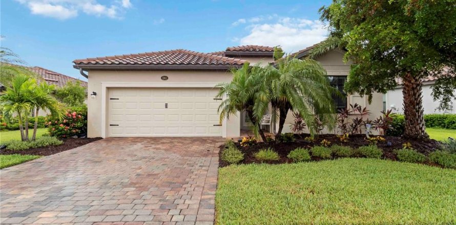 House in Venice, Florida 4 bedrooms, 188.13 sq.m. № 1847437
