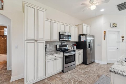 House in Punta Gorda, Florida 3 bedrooms, 187.66 sq.m. № 1786696 - photo 19