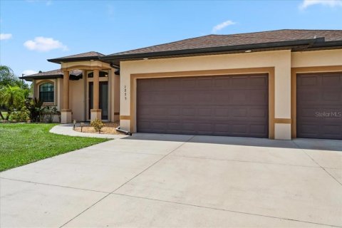 House in Punta Gorda, Florida 3 bedrooms, 187.66 sq.m. № 1786696 - photo 3