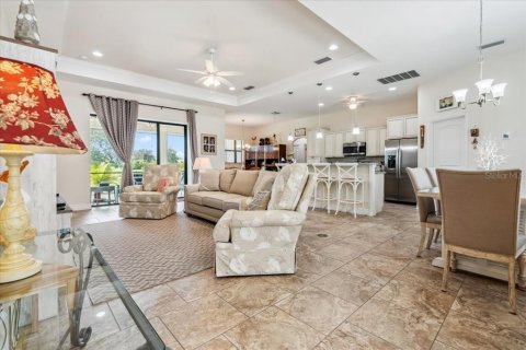 House in Punta Gorda, Florida 3 bedrooms, 187.66 sq.m. № 1786696 - photo 13