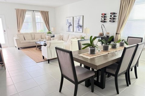 House in Kissimmee, Florida 4 bedrooms, 235.88 sq.m. № 2121585 - photo 8