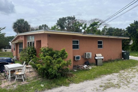 Propiedad comercial en St. Lucie, Florida 219.34 m2 № 2252983
