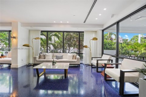 Condo in Miami Beach, Florida, 2 bedrooms  № 2060984 - photo 14