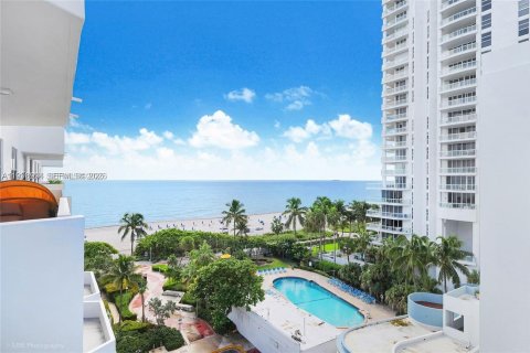 Condo in Miami Beach, Florida, 2 bedrooms  № 2060984