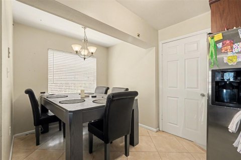 House in Tampa, Florida 3 bedrooms, 139.54 sq.m. № 2233730 - photo 10