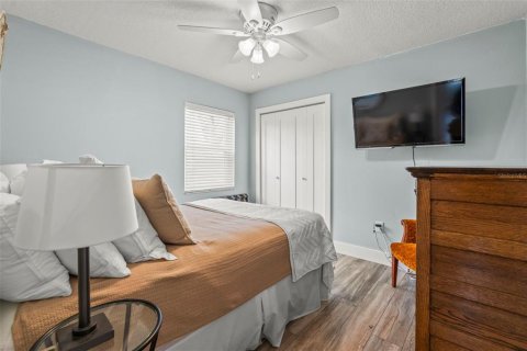 House in Saint Petersburg, Florida 3 bedrooms, 143.44 sq.m. № 1759441 - photo 23