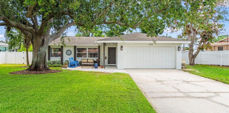 House in Saint Petersburg, Florida 3 bedrooms, 143.44 sq.m. № 1759441