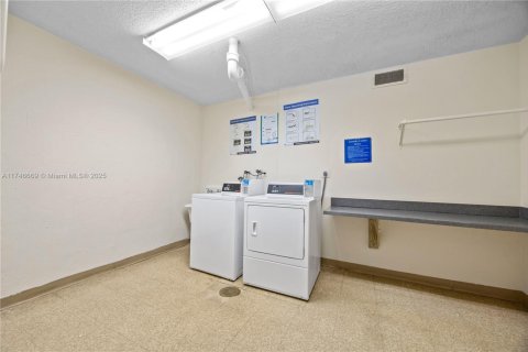 Condo in Aventura, Florida, 1 bedroom  № 1870033 - photo 21