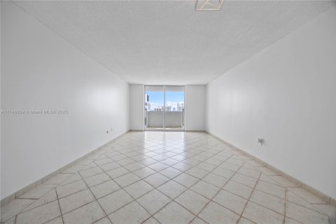Condo in Aventura, Florida, 1 bedroom  № 1870033 - photo 4