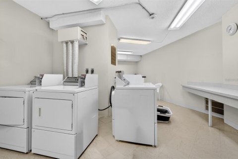 Купить кондоминиум в Корал-Спрингс, Флорида 3 комнаты, 125.42м2, № 2147107 - фото 28