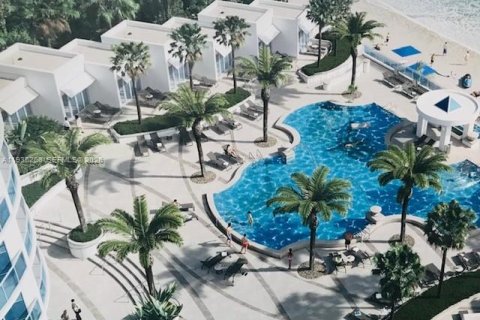 Condo in Hollywood, Florida, 3 bedrooms  № 2152542 - photo 2