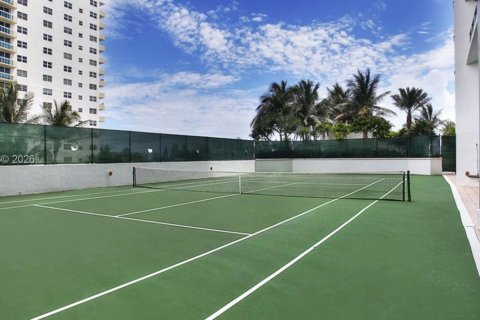 Condo in Hollywood, Florida, 3 bedrooms  № 2152542 - photo 22