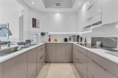 Condo in Hollywood, Florida, 3 bedrooms  № 2152542 - photo 15