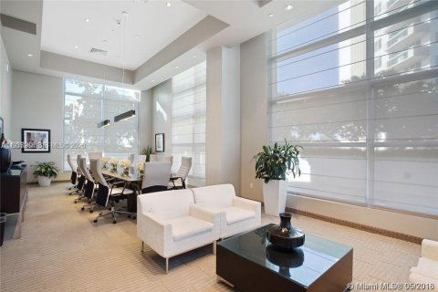 Condo in Hollywood, Florida, 3 bedrooms  № 2152542 - photo 17