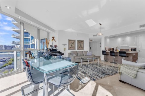 Condo in Hollywood, Florida, 3 bedrooms  № 2152542 - photo 10