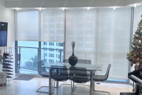 Condo in Hollywood, Florida, 3 bedrooms  № 2152542 - photo 25