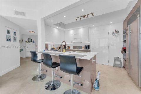 Condo in Hollywood, Florida, 3 bedrooms  № 2152542 - photo 11