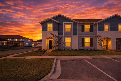 Touwnhouse à Davenport, Floride 5 chambres, 213.02 m2 № 2116262