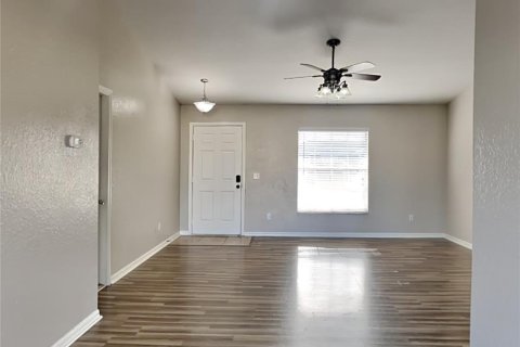 Villa ou maison à louer à Winter Haven, Floride: 3 chambres, 126.07 m2 № 2396510 - photo 2