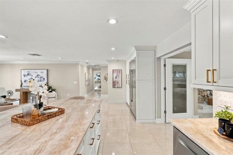 Casa en venta en Tampa, Florida, 3 dormitorios, 243.87 m2 № 2386167 - foto 16