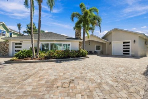 Casa en Tampa, Florida 3 dormitorios, 243.87 m2 № 2386167