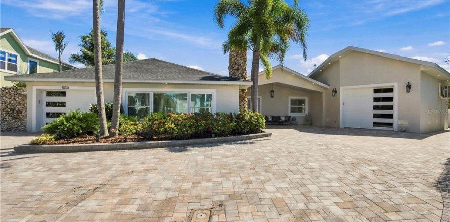 Casa en Tampa, Florida 3 dormitorios, 243.87 m2 № 2386167