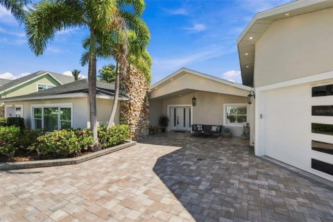 Casa en venta en Tampa, Florida, 3 dormitorios, 243.87 m2 № 2386167 - foto 6