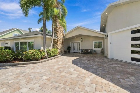 Casa en venta en Tampa, Florida, 3 dormitorios, 243.87 m2 № 2386167 - foto 5