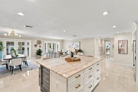 Casa en venta en Tampa, Florida, 3 dormitorios, 243.87 m2 № 2386167 - foto 10