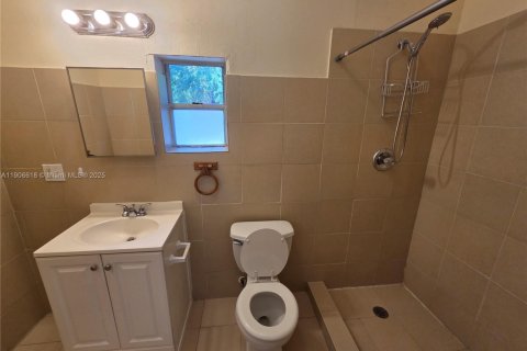House in North Miami, Florida 3 bedrooms, 87.89 sq.m. № 1957217 - photo 12