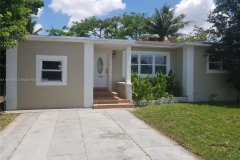 House in North Miami, Florida 3 bedrooms, 87.89 sq.m. № 1957217 - photo 2