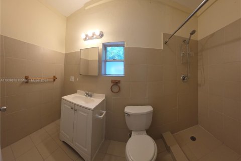 House in North Miami, Florida 3 bedrooms, 87.89 sq.m. № 1957217 - photo 10
