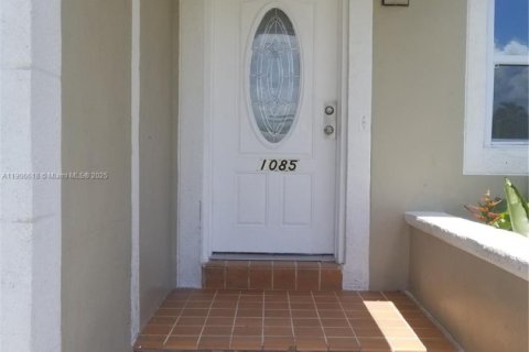 House in North Miami, Florida 3 bedrooms, 87.89 sq.m. № 1957217 - photo 3