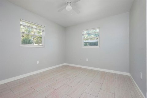 House in Sarasota, Florida 3 bedrooms, 80.27 sq.m. № 1721365 - photo 11