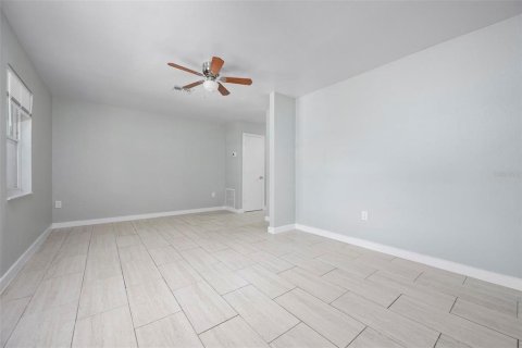 House in Sarasota, Florida 3 bedrooms, 80.27 sq.m. № 1721365 - photo 3