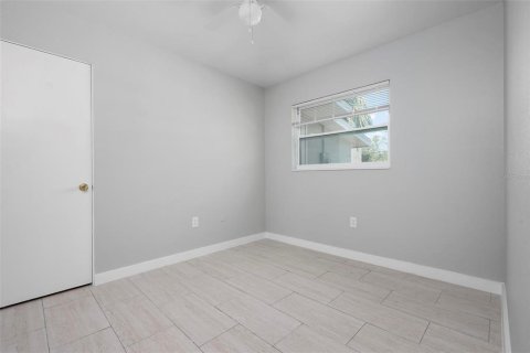 House in Sarasota, Florida 3 bedrooms, 80.27 sq.m. № 1721365 - photo 9