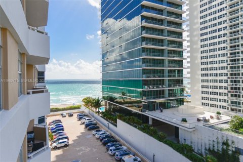 Condo à Hallandale Beach, Floride, 1 chambre № 2080422