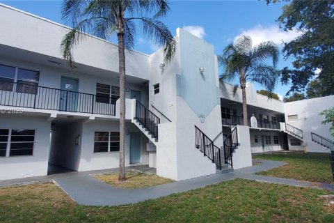 Condo à Hollywood, Floride, 2 chambres  № 2043587