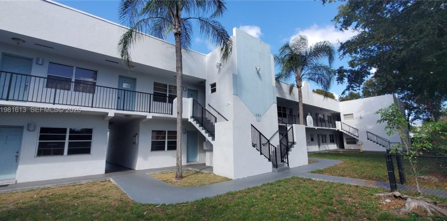 Condo à Hollywood, Floride, 2 chambres  № 2043587